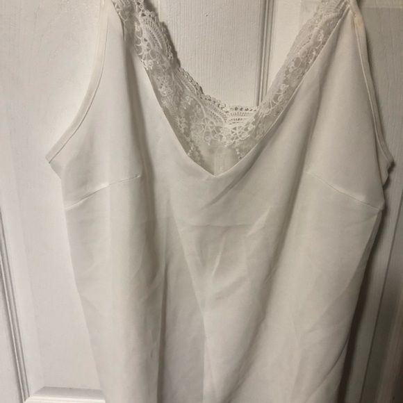 Set of 2 SHEIN camisoles - Picture 7 of 16